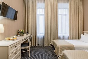 Aston Hotel