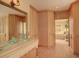 Xanadu Guest Villa