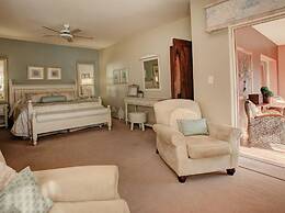 Xanadu Guest Villa