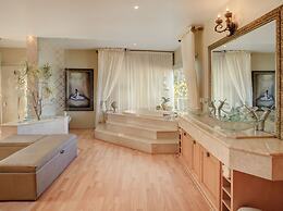 Xanadu Guest Villa