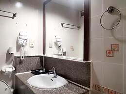 Diamond City Hotel