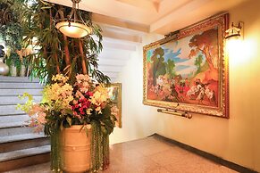 Diamond City Hotel