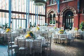 St. Pancras London, Autograph Collection ®