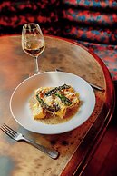 St. Pancras London, Autograph Collection ®