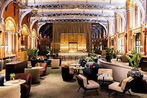 St. Pancras London, Autograph Collection ®