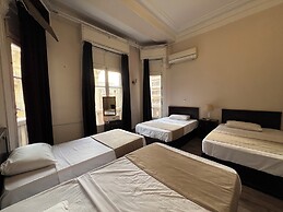 Traveler's House Hotel