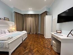 Traveler's House Hotel