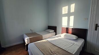 Traveler's House Hotel