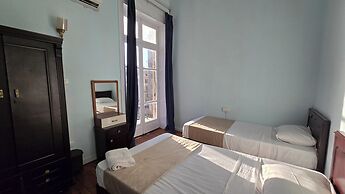 Traveler's House Hotel