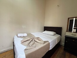 Traveler's House Hotel