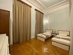 Traveler's House Hotel