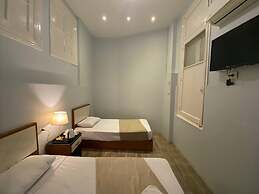 Traveler's House Hotel