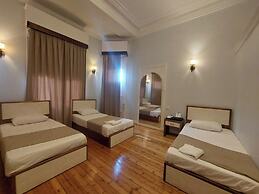 Traveler's House Hotel
