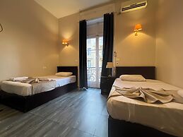 Traveler's House Hotel