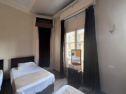 Traveler's House Hotel