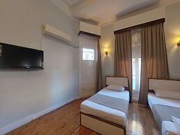 Traveler's House Hotel