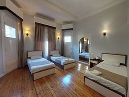 Traveler's House Hotel