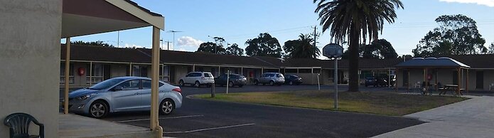 Golden Palms Motel