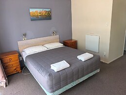 Judges Pool Motel