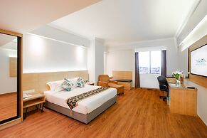 Crystal Crown Hotel