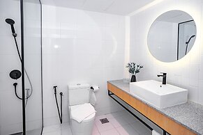 Crystal Crown Hotel
