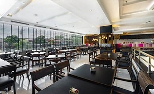 Crystal Crown Hotel