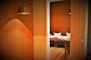 Singer109 Hostel