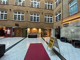 Singer109 Hostel