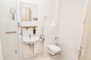 Singer109 Hostel