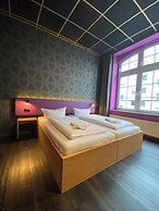 Singer109 Hostel