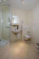 Singer109 Hostel
