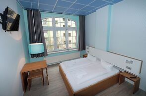 Singer109 Hostel