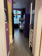 Singer109 Hostel