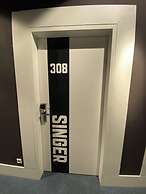 Singer109 Hostel