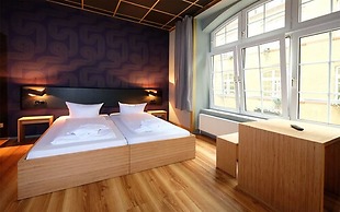 Singer109 Hostel