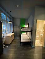 Singer109 Hostel