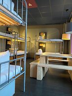 Singer109 Hostel