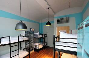 Singer109 Hostel