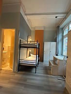 Singer109 Hostel