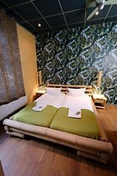 Singer109 Hostel