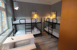 Singer109 Hostel