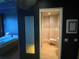Singer109 Hostel