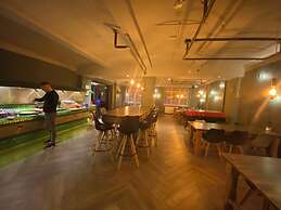 Singer109 Hostel