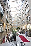 Singer109 Hostel