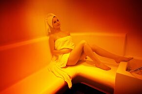 Q Hotel