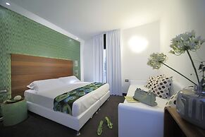 Q Hotel