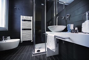 Q Hotel