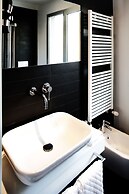 Q Hotel