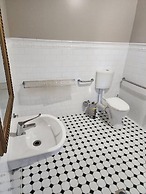 Denison Boutique Hotel