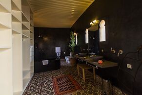 Riad Laaroussa